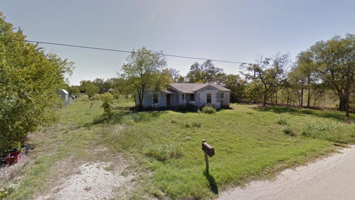 1013 W. 7th Street, Justin, TX 76247 Home For Everyone