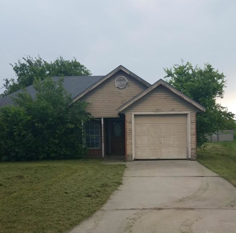 225 Brook Circle, Krum, TX 76249 Home For Everyone